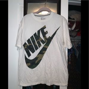 Nike Graphic Tee